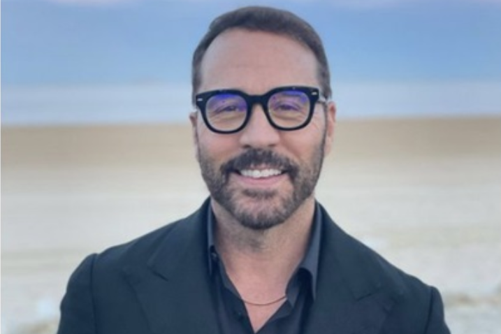 The Rise of Jeremy Piven: From Stage to Screen post thumbnail image